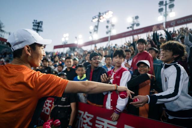 开云体育app下载-昨天,商竣程的自我要求是“能不用手机就不用”