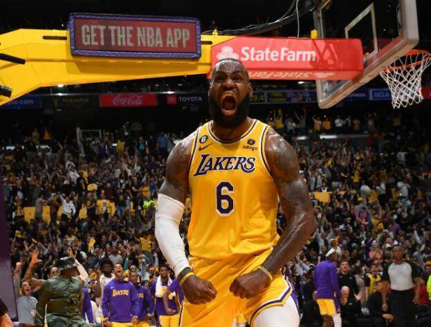 开云体育网页版-詹姆斯:奔四男人像28岁时那样战斗 又打动多少人?